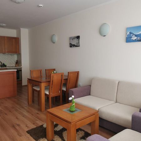 Sunny Home By The Lift In Bansko Room photo